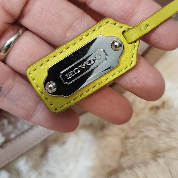 Sold - Picture 3 of 6